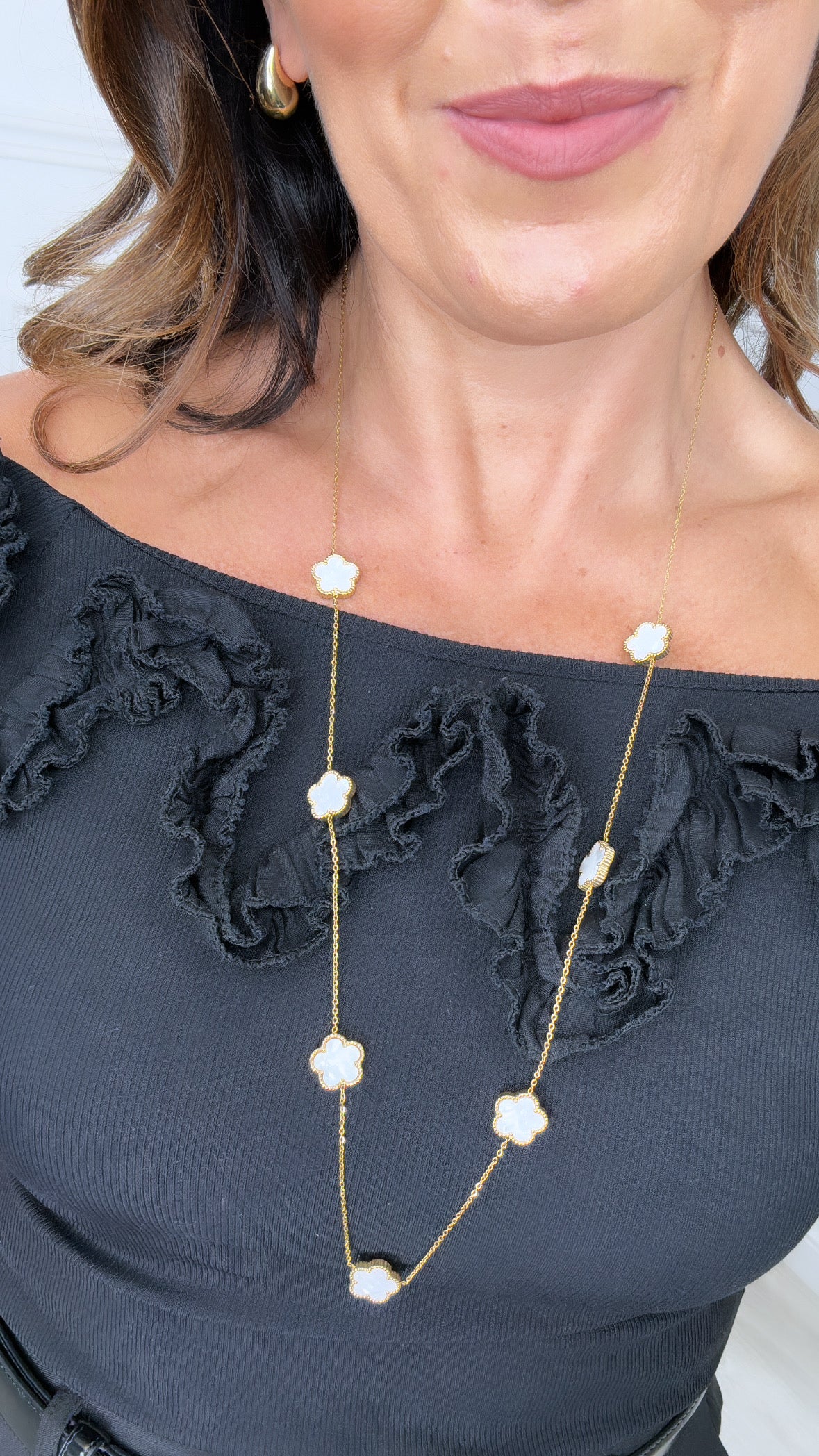 Nikita White Petal Flower Necklace