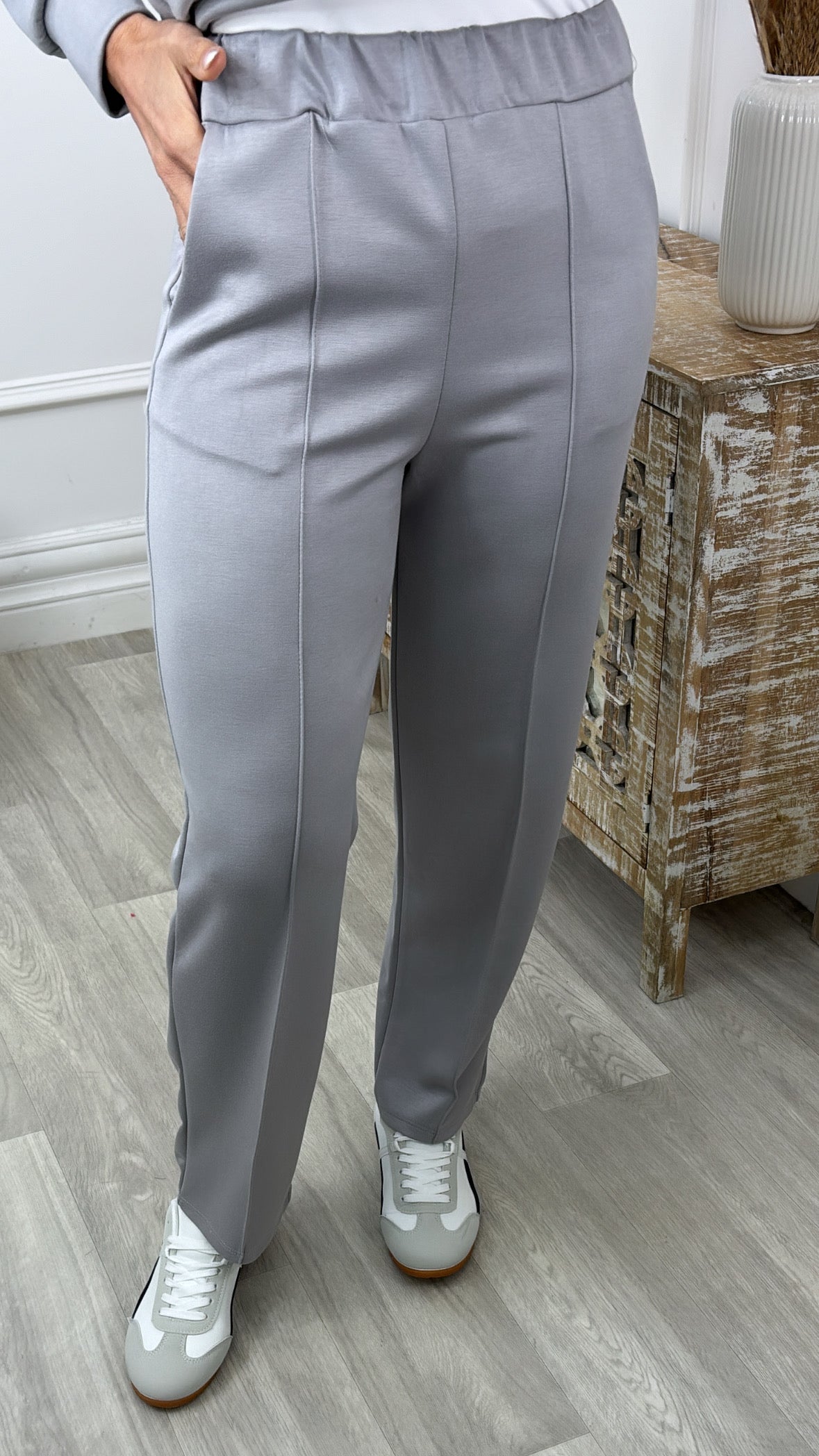 Lourdes Grey Seam Detail Set