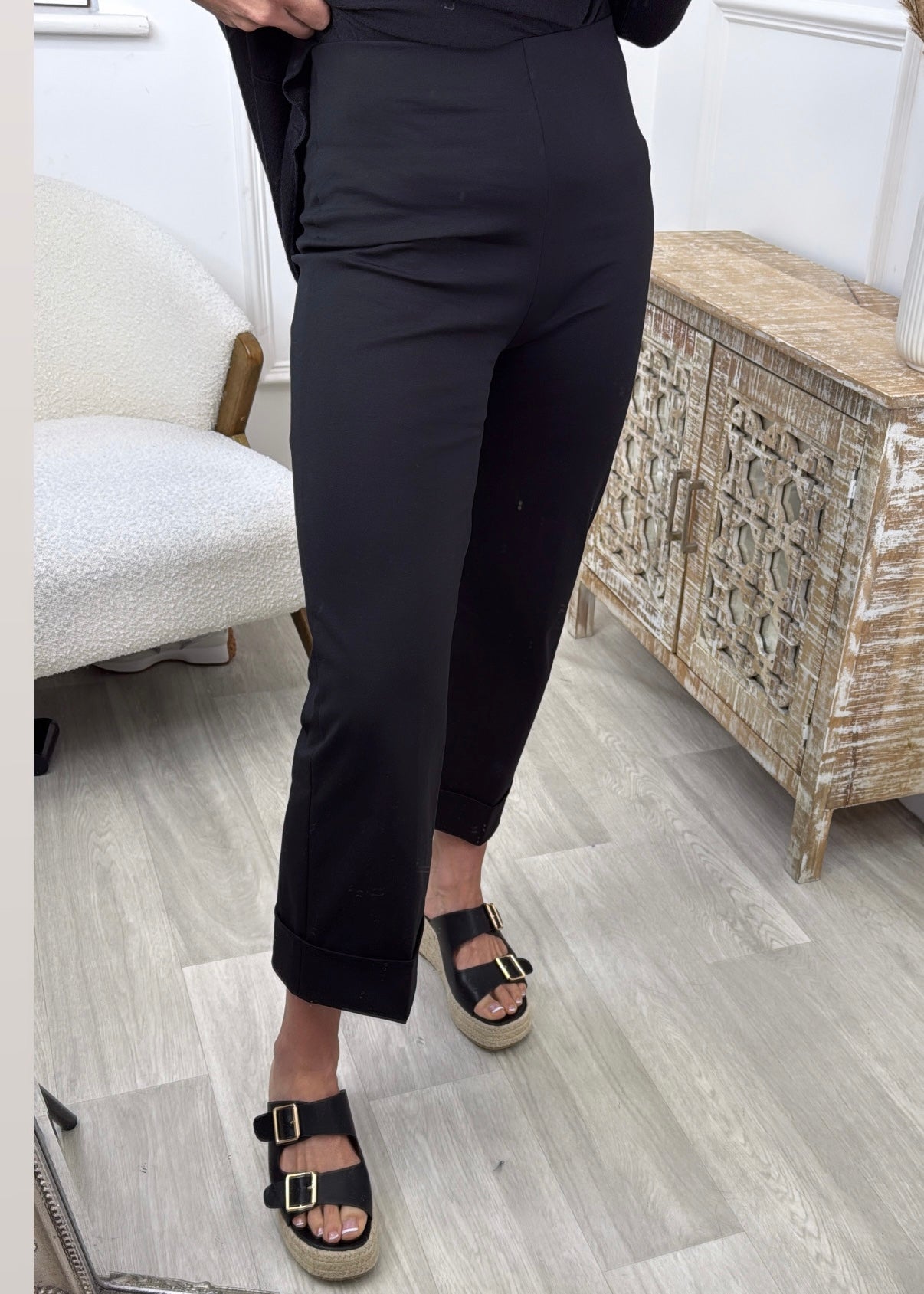 Romilly Black Turn Up Cropped Trousers