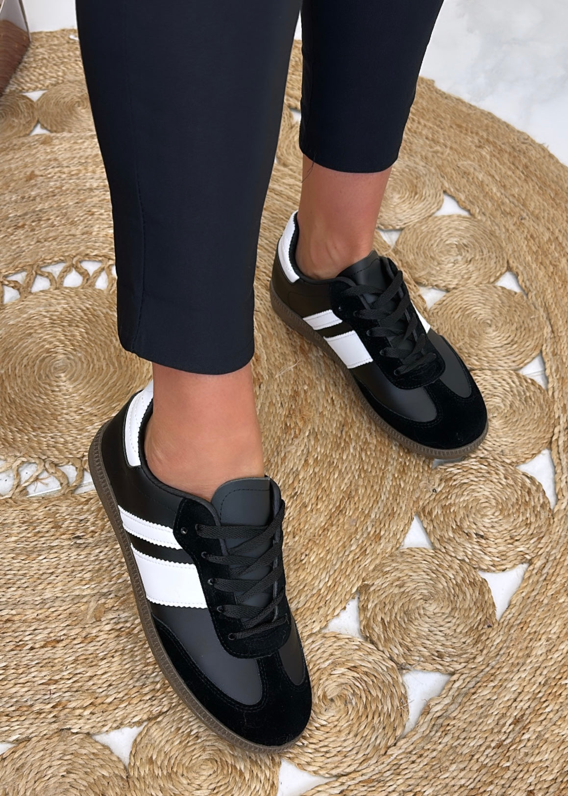 Larsa Black/White Lace Up Sneakers