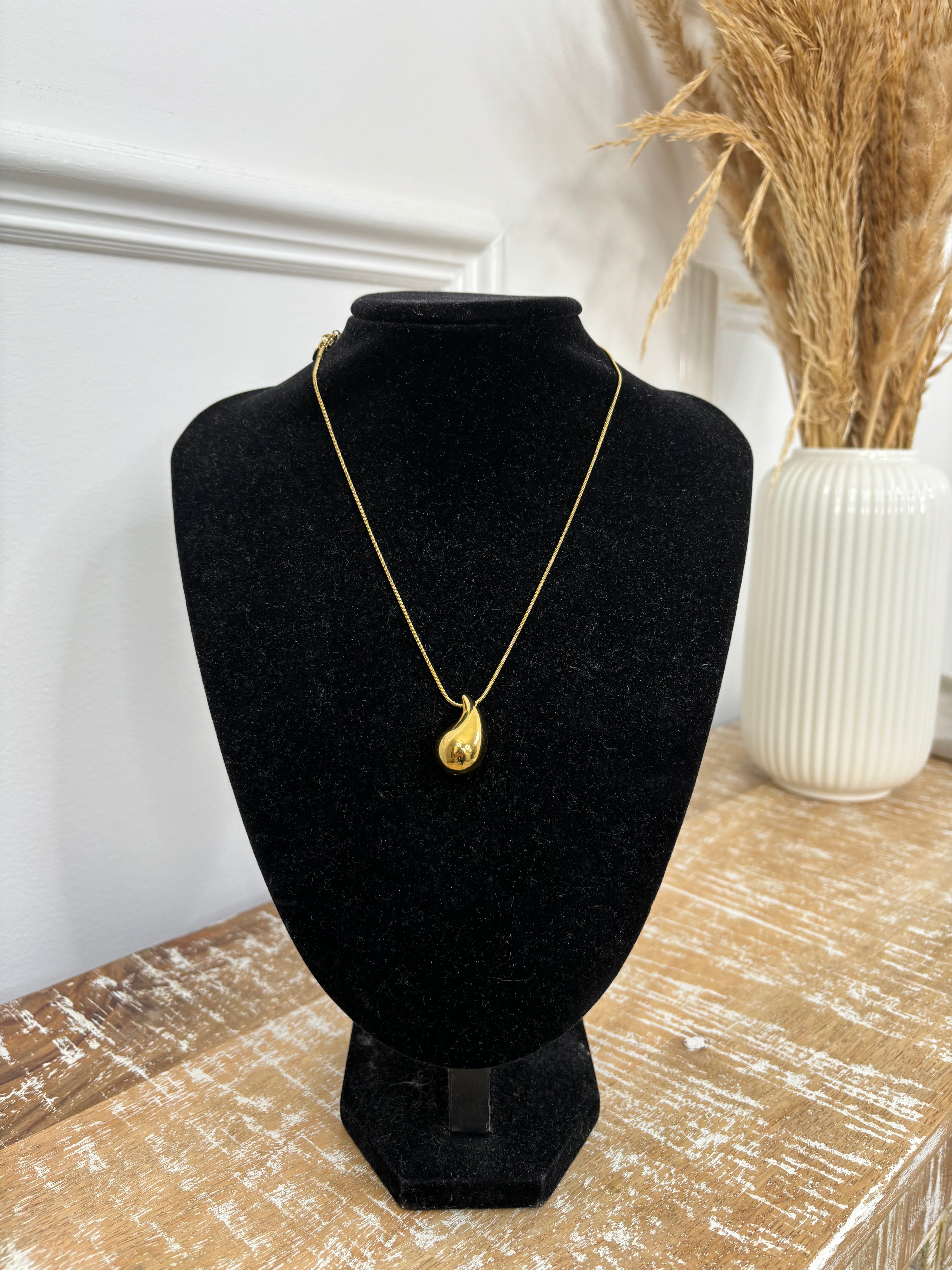 Toria Gold Teardrop Necklace